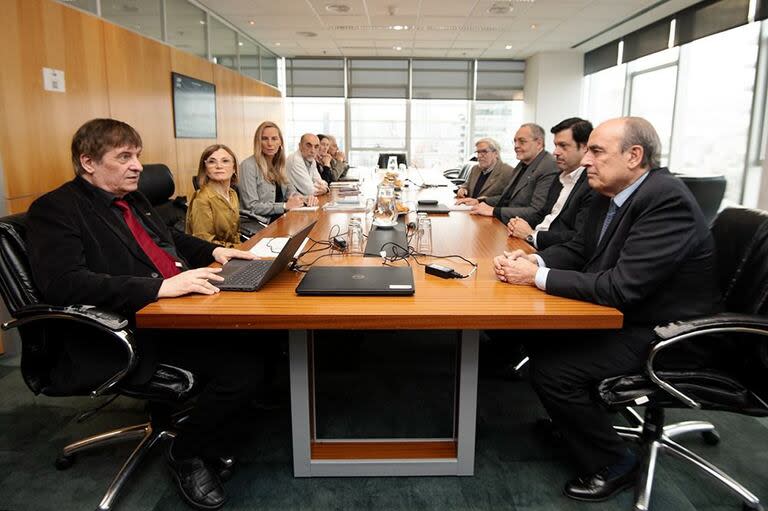 Guillermo Francos, jefe de Gabinete, participó de la reunión de Directorio del Conicet antes de que el Gobierno publicara la modificación del presupuesto 2024