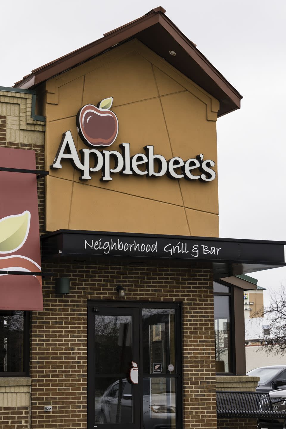 applebees restaurants open on new years day