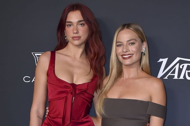 Dua Lipa y Margot Robbie coincidieron en un evento organizado por la revista Variety en Los Ángeles