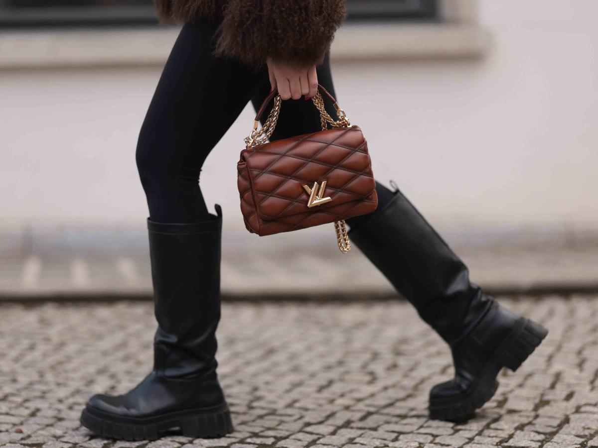 12 Ways to Wear Boots With Leggings