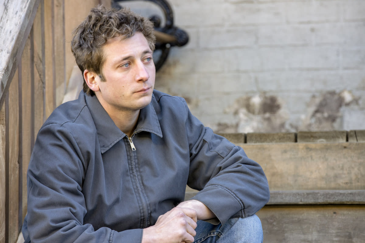 Jeremy Allen White as Lip Gallagher in SHAMELESS, “Father Frank, Full of Grace”. Photo Credit: Paul Sarkis/SHOWTIME.