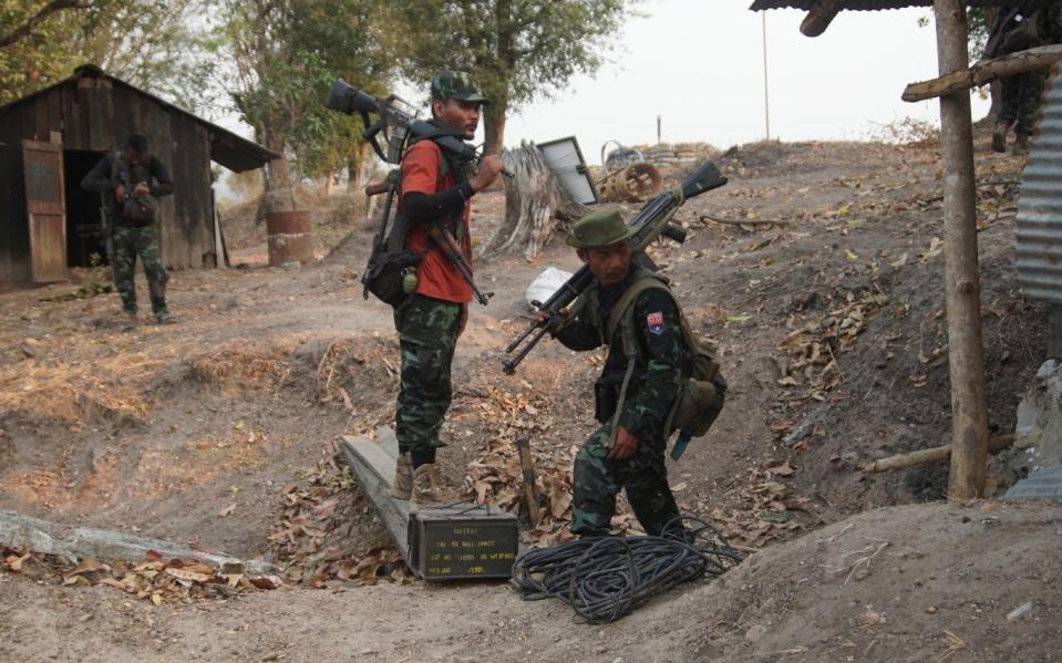 Rebels round up weapons as they prepare to take Myawaddy