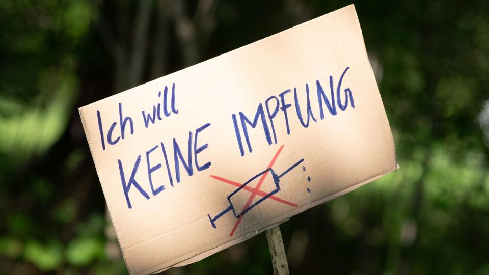 «Vergleicht man die Verweigerer mit dem Rest der Ungeimpften, haben die Verweigerer eher Sicherheitsbedenken und halten die Impfung für überflüssig, da Covid-19 in ihrer Wahrnehmung keine Bedrohung darstellt.»