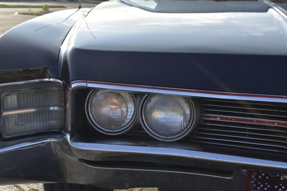 The headlights on the 1967 Riviera disappear when shut off. Now you see them ...