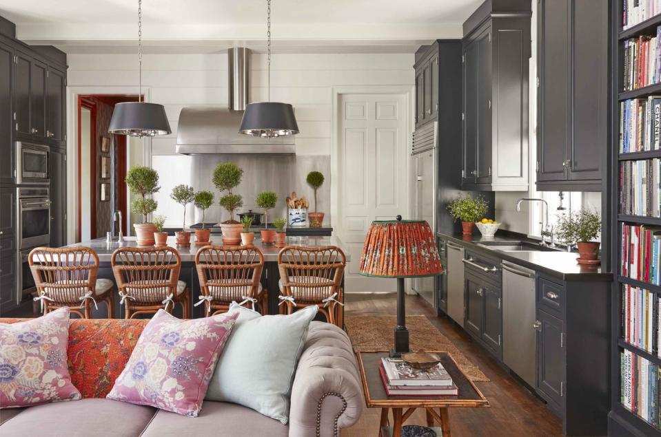 45 Energizing Kitchen Paint Colors to Brighten Your Home