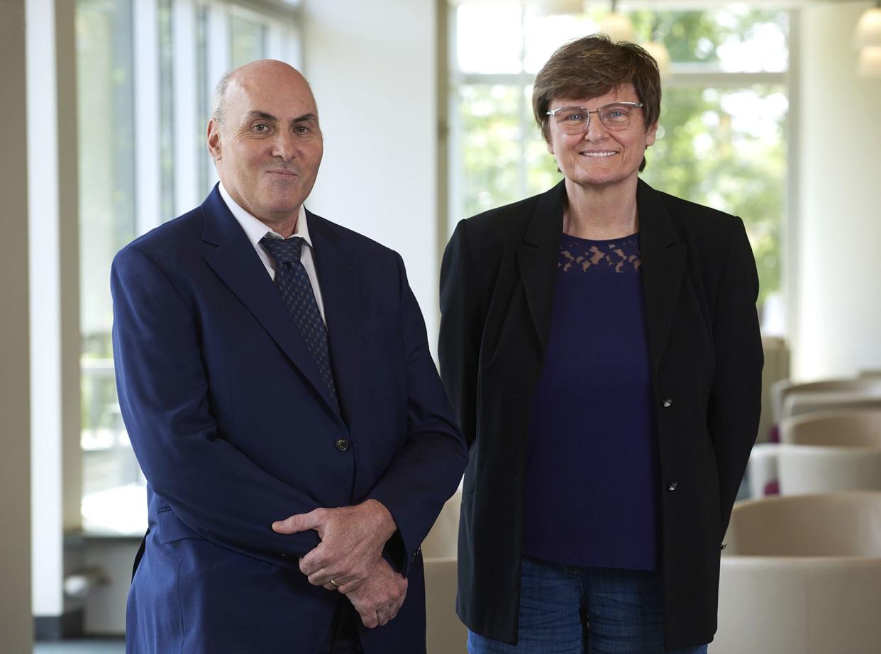 Penn mRNA Researchers Drew Weissman, left, and Katalin Karikó.