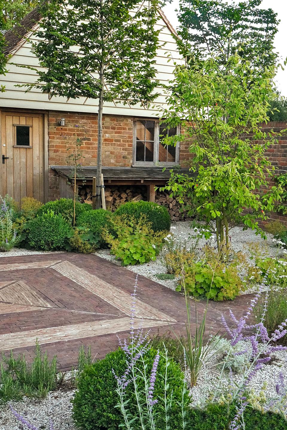 Terrace with striped paving