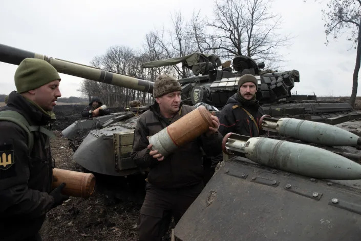 A Ukrainian military tank exercise in Donetsk Oblast is abruptly cancelled on Thursday, Feb. 17, 2022, amid jitters about an impending Russian attack. (Tyler Hicks/The New York Times)