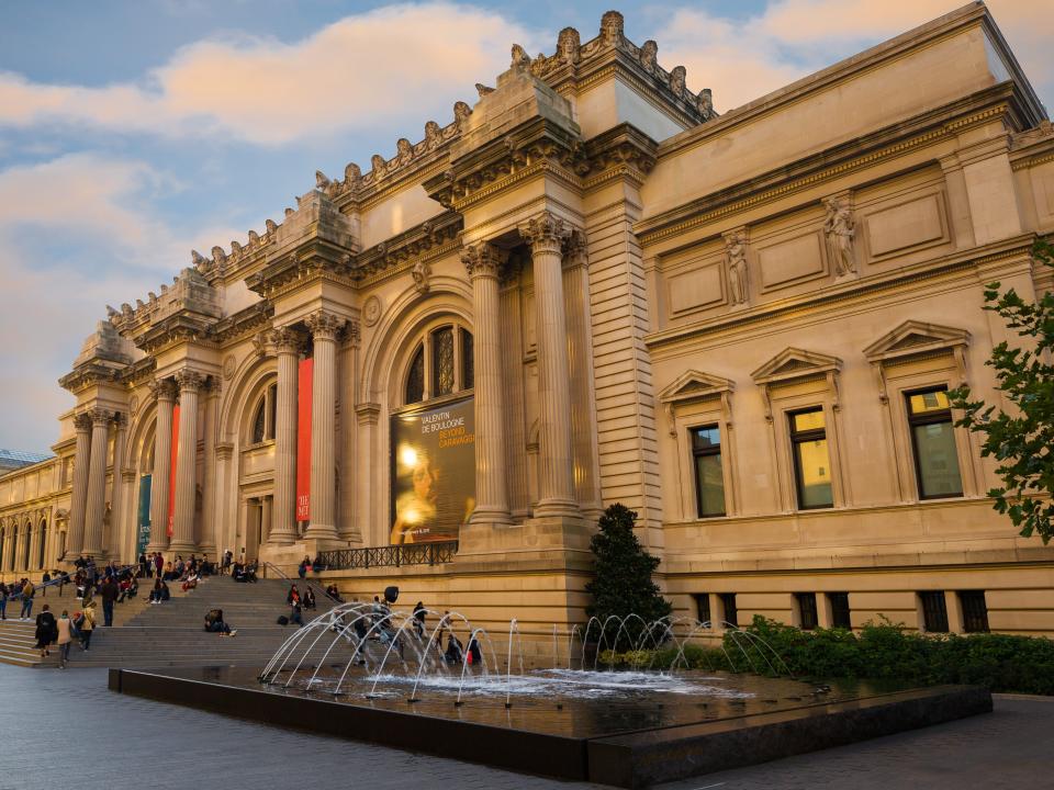Outside view of the MET museum in New York City