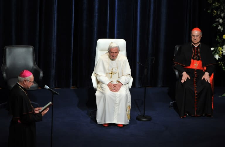 Nach dem Diebstahl des Brustkreuzes des verstorbenen Papsts Benedikt XVI. aus einer Kirche im bayerischen Traunstein ist ein Mann zu zweieinhalb Jahren Haftstrafe verurteilt worden. Die sogenannte päpstliche Pastorale wurde bislang nicht gefunden. (ALBERTO PIZZOLI)
