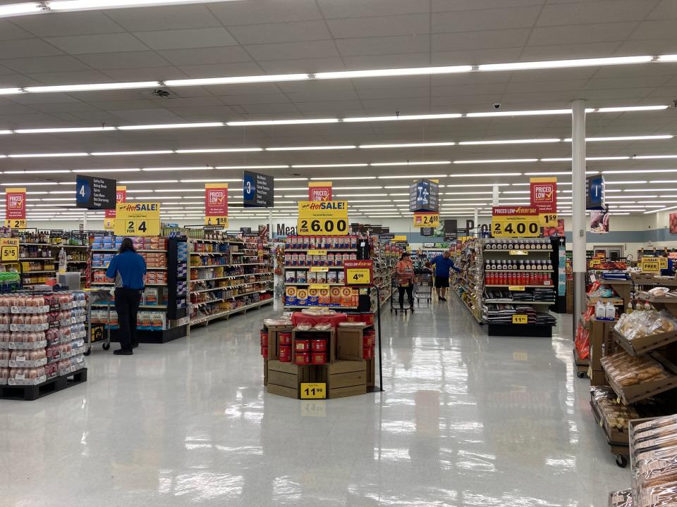 Aisles at Food Lion.