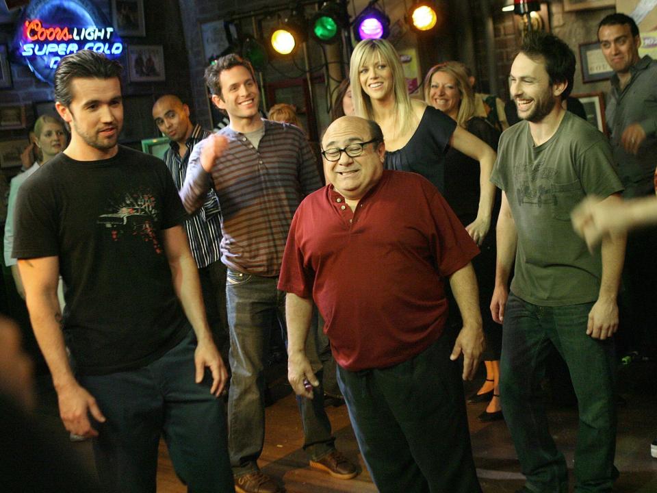 Rob McElhenney, Glenn Howerton, Kaitlin Olson, Danny DeVito and Charlie Day act during a dance scene on the set of "It's Always Sunny In Philadelphia" on May 23, 2007 in Los Angeles, California