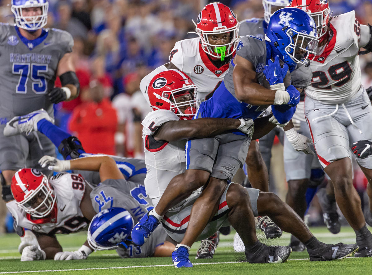 College football scores, results: Georgia beats Kentucky 13-12