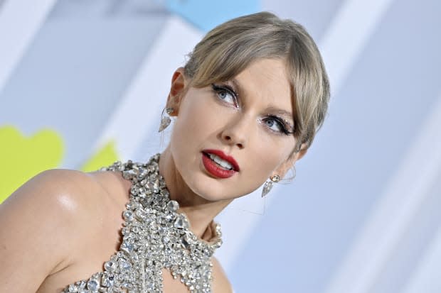 Taylor Swift rocks a bejeweled eye look at the MTV Video Music Awards on Aug. 28, 2022.<p><a href="https://www.gettyimages.com/detail/1418978423" rel="nofollow noopener" target="_blank" data-ylk="slk:Axelle/Bauer-Griffin/Getty Images;elm:context_link;itc:0;sec:content-canvas" class="link ">Axelle/Bauer-Griffin/Getty Images</a></p>