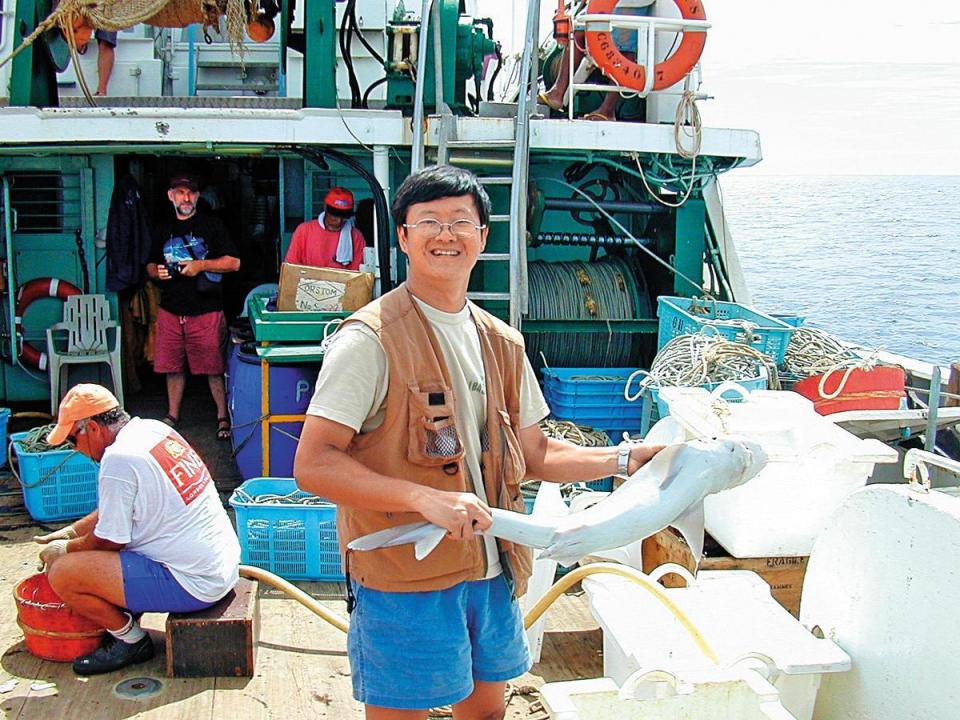 過去念的是演化生物學，李柏鋒專精鯊魚領域，談到鯊魚話題仍難掩興奮。（李柏鋒提供）