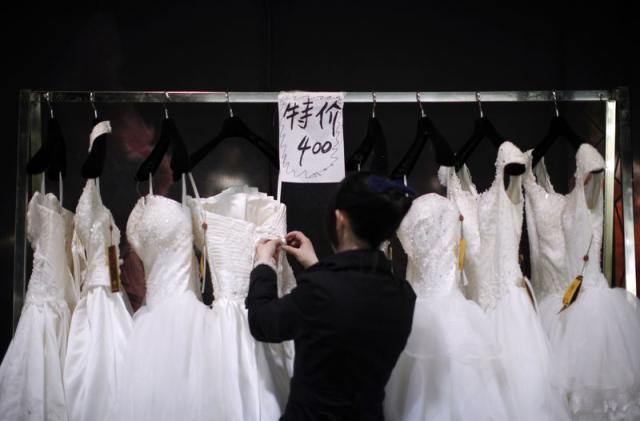 Fewer 'I dos' ruin the party for China's $500 billion wedding industry