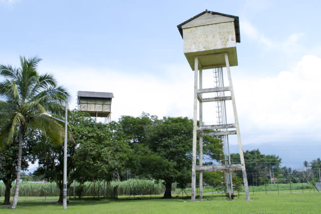 About 600 employees lived and worked at the Malim Nawar Power station. Perak Hydro-electric Power built quarters and amenities to house the workers and families on the 60 hectare site. A concrete water cooling tower built by the original owners stored water for the consumption of the workers.