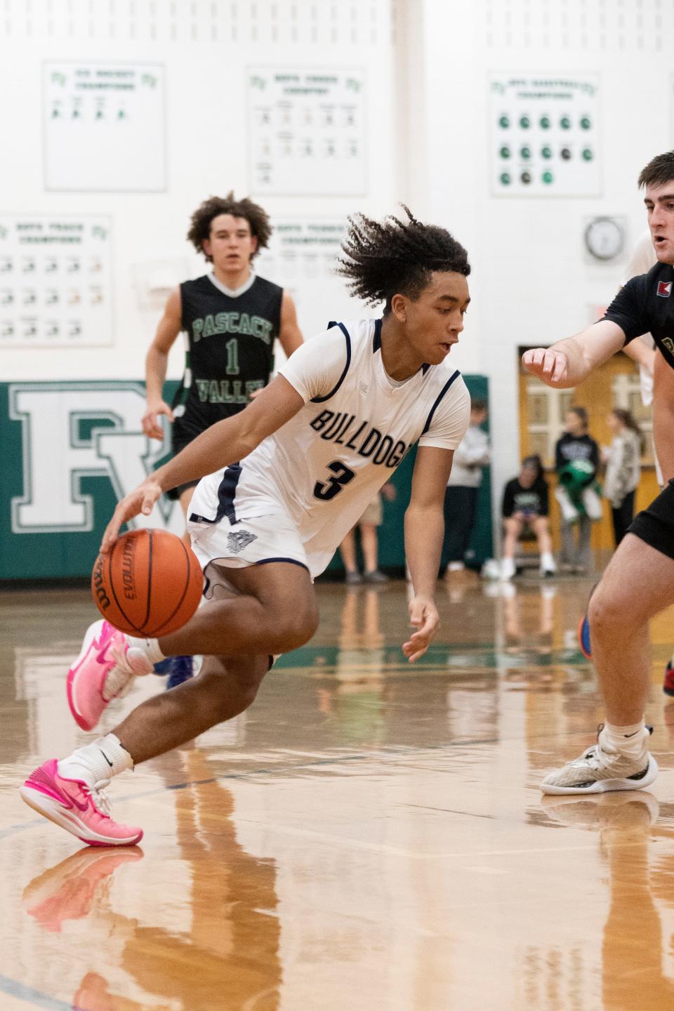 Jan 25, 2024; Hillsdale, New Jersey, United States; Rutherford boys basketball at Pascack Valley in the first round of the 67th Bergen County Jamboree. R #3 Danny Francisco.