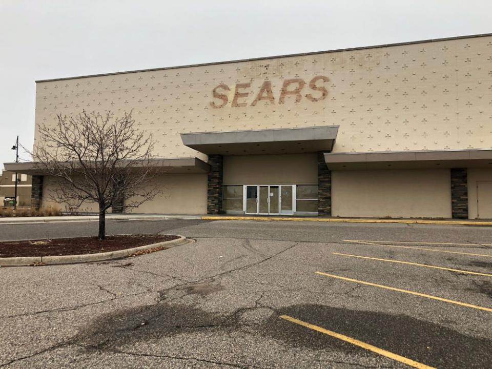 sears store closed abandoned