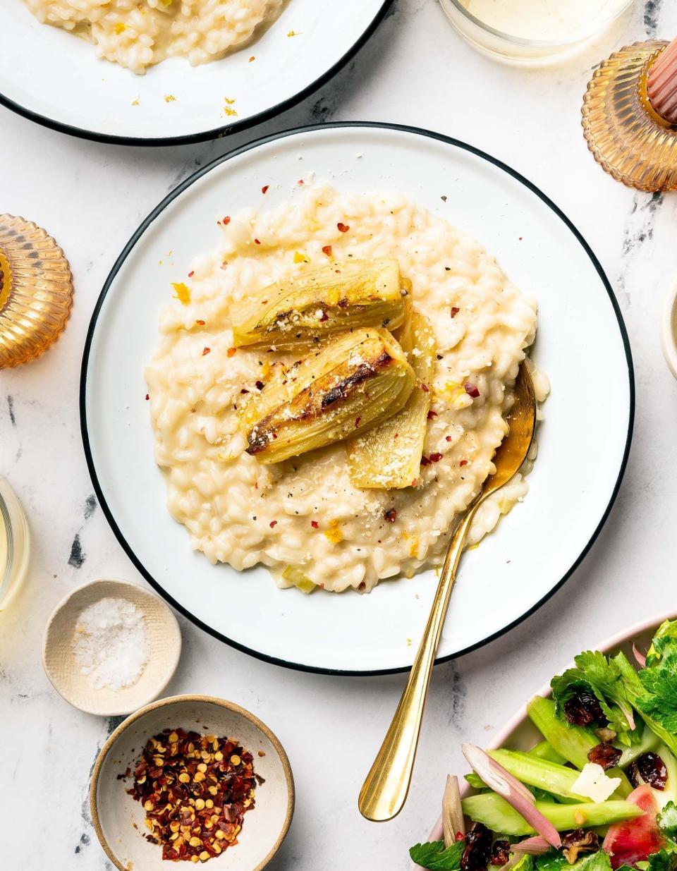 <p>À défaut d’artichauts frais, des artichauts surgelés vous feront gagner du temps.</p><p>Découvrir la <a href="https://www.vegetarianventures.com/mascarpone-risotto-with-orange-and-fennel/" rel="nofollow noopener" target="_blank" data-ylk="slk:recette;elm:context_link;itc:0;sec:content-canvas" class="link ">recette</a></p><br><br><a href="https://www.elle.fr/Elle-a-Table/Les-dossiers-de-la-redaction/Dossier-de-la-redac/Recettes-risottos-primavera#xtor=AL-541" rel="nofollow noopener" target="_blank" data-ylk="slk:Voir la suite des photos sur ELLE.fr;elm:context_link;itc:0;sec:content-canvas" class="link ">Voir la suite des photos sur ELLE.fr</a><br><h3> A lire aussi </h3><ul><li><a href="https://www.elle.fr/Elle-a-Table/Les-dossiers-de-la-redaction/Dossier-de-la-redac/Plat-familial-printemps#xtor=AL-541" rel="nofollow noopener" target="_blank" data-ylk="slk:Stop aux préparations alambiquées : je veux un plat familial de printemps tout-en-un !;elm:context_link;itc:0;sec:content-canvas" class="link ">Stop aux préparations alambiquées : je veux un plat familial de printemps tout-en-un !</a></li><li><a href="https://www.elle.fr/Elle-a-Table/Que-faire-avec/30-recettes-vertes-pour-feter-le-printemps#xtor=AL-541" rel="nofollow noopener" target="_blank" data-ylk="slk:40 recettes vertes pour fêter le printemps;elm:context_link;itc:0;sec:content-canvas" class="link ">40 recettes vertes pour fêter le printemps</a></li><li><a href="https://www.elle.fr/Elle-a-Table/Les-dossiers-de-la-redaction/Dossier-de-la-redac/Plat-vegetarien-printemps#xtor=AL-541" rel="nofollow noopener" target="_blank" data-ylk="slk:Aussitôt dit, aussitôt prêt : un plat végétarien de printemps tout-en-un !;elm:context_link;itc:0;sec:content-canvas" class="link ">Aussitôt dit, aussitôt prêt : un plat végétarien de printemps tout-en-un !</a></li><li><a href="https://www.elle.fr/Elle-a-Table/Les-dossiers-de-la-redaction/Dossier-de-la-redac/Recettes-salade-de-printemps#xtor=AL-541" rel="nofollow noopener" target="_blank" data-ylk="slk:20 recettes de salades de printemps;elm:context_link;itc:0;sec:content-canvas" class="link ">20 recettes de salades de printemps</a></li><li><a href="https://www.elle.fr/Astro/Horoscope/Quotidien#xtor=AL-541" rel="nofollow noopener" target="_blank" data-ylk="slk:Consultez votre horoscope sur ELLE;elm:context_link;itc:0;sec:content-canvas" class="link ">Consultez votre horoscope sur ELLE</a></li></ul>