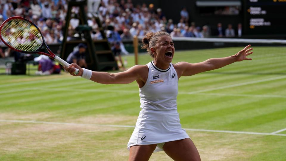 Jasmine Paolini celebrates