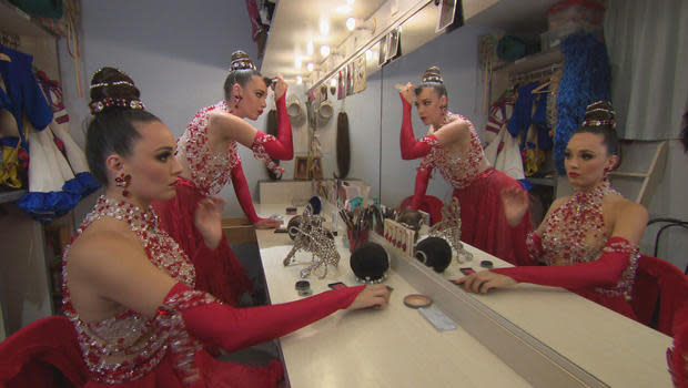 moulin-rouge-dressing-room.jpg 