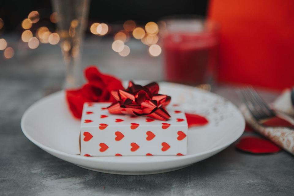 valentines day table place setting