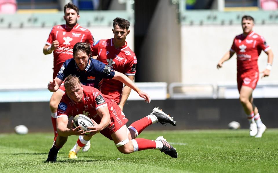 Jac Morgan of Scarlets in action during the Guinness Pro14 Rainbow Cup match between the Scarlets and Edinburgh Rugby at Parc y Scarlets on June 13, 2021 in Llanelli, Wales - GETTY IMAGES