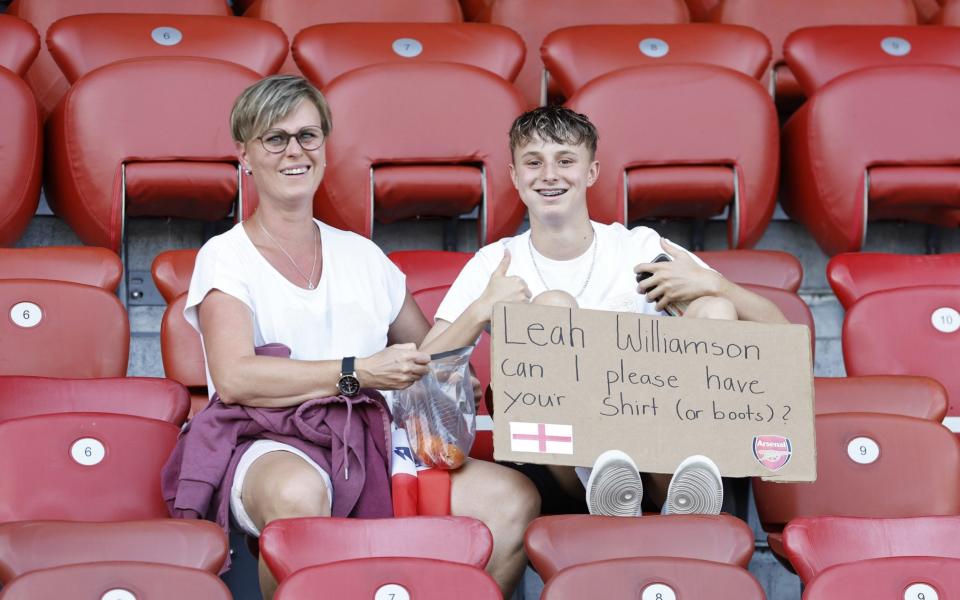 England - Lynne Cameron/The FA