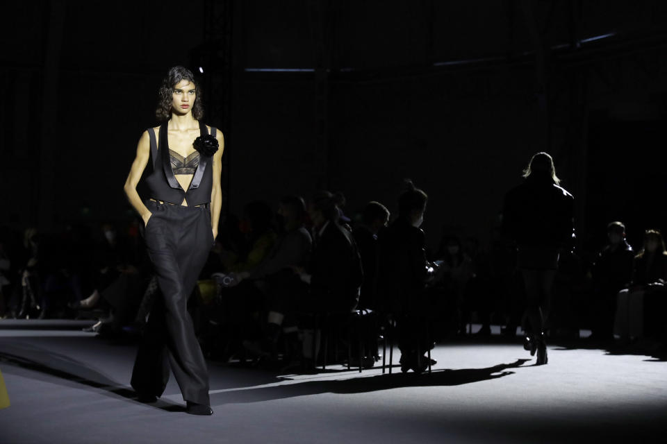 A moment of the Philosophy di Lorenzo Serafini fall 2023 show in Milan.