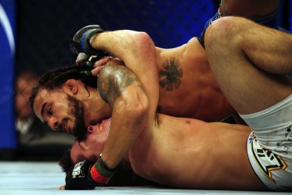 Dennis Bermudez has the advantage over Steven Siler during UFC Fight for the Troops. (USA TODAY Sports)