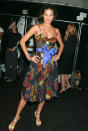 <p>Adriana verzauberte die Zuschauer bei der Olympus Fashion Week Frühjahr 2006 in New York City in einem mehrfarbigen Kleid und roten Lippen.(Quelle: Getty) </p>