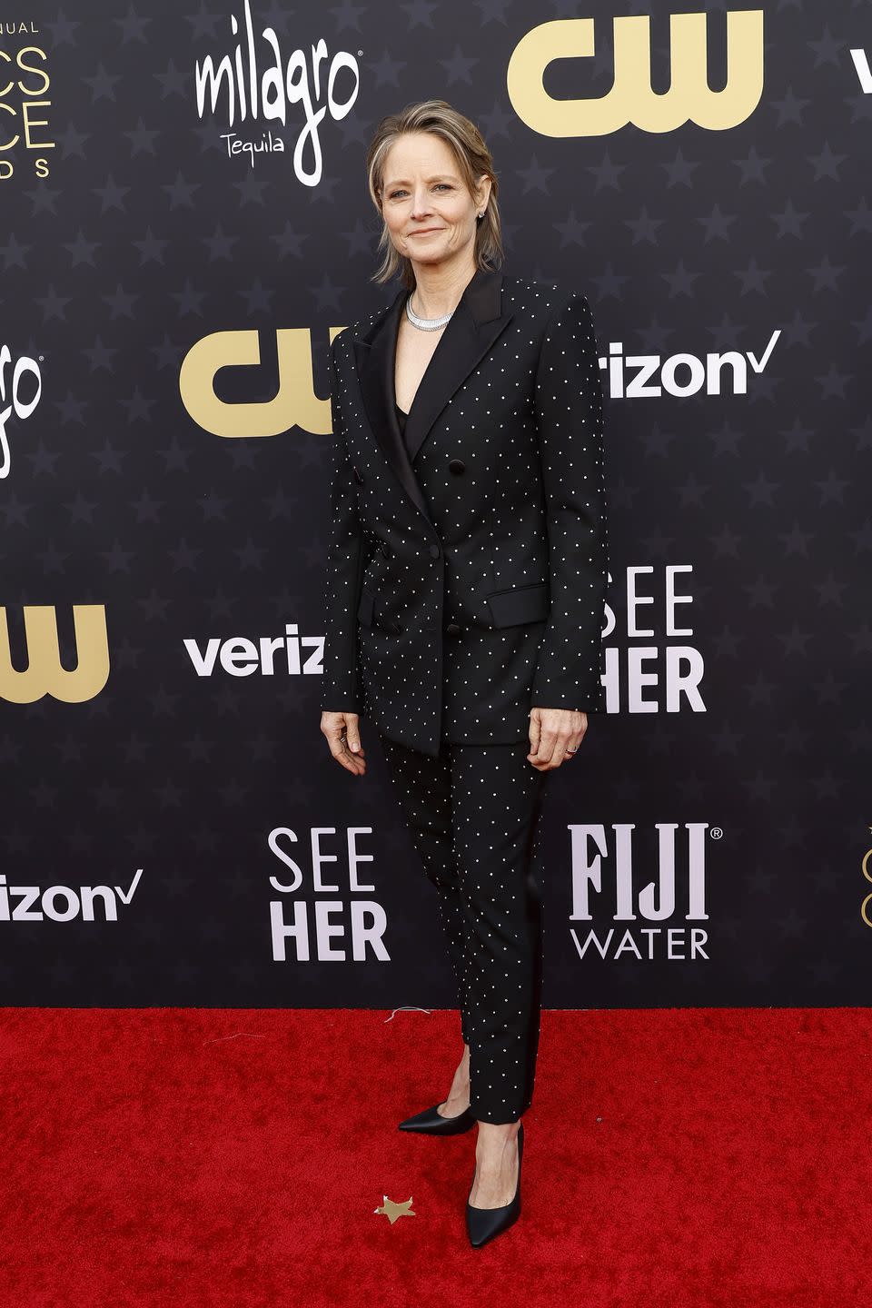 santa monica, california january 14 jodie foster attends the 29th annual critics choice awards at barker hangar on january 14, 2024 in santa monica, california photo by frazer harrisongetty images