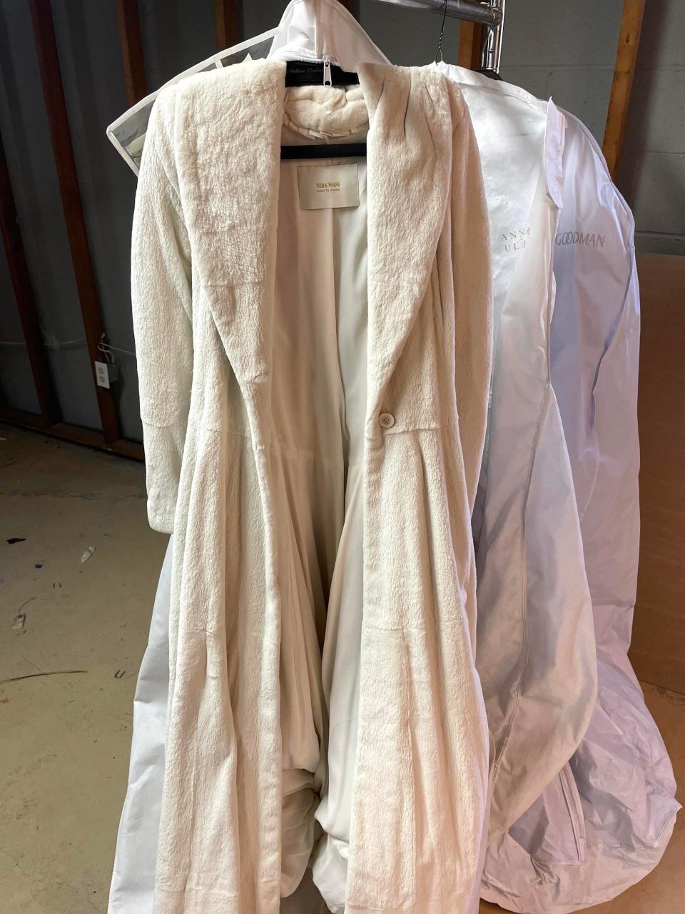 Kate Hudson wedding coat