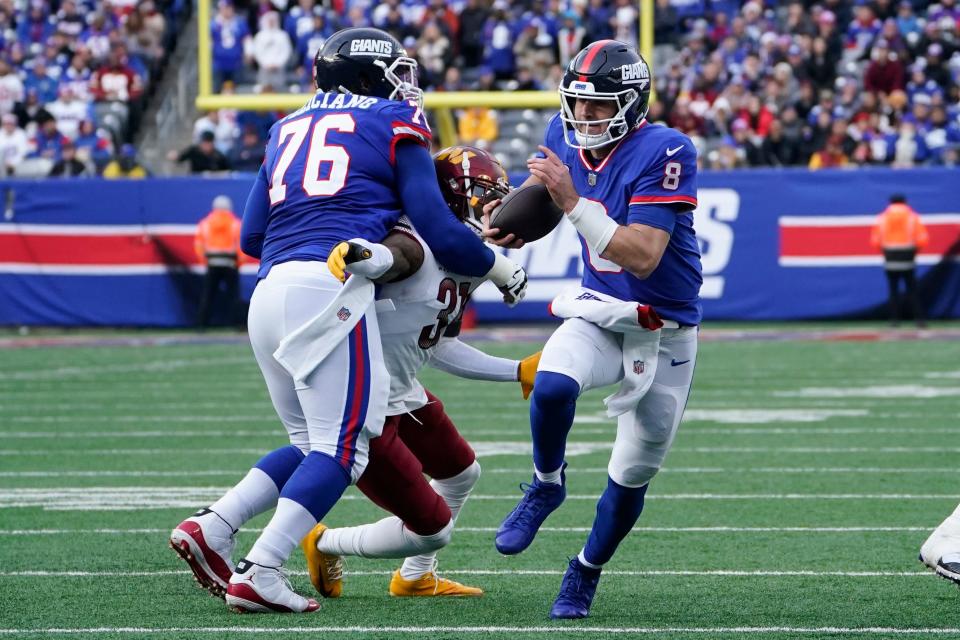 Will Daniel Jones and the New York Giants beat the Philadelphia Eagles in NFL Week 14?