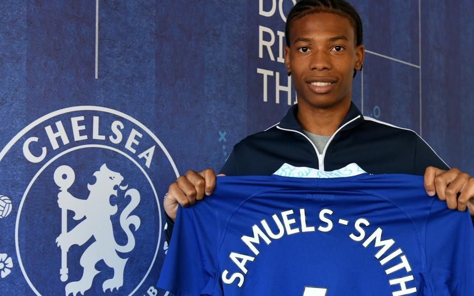 Ishe Samuels-Smith bei Chelsea vorgestellt – Everton verkauft Teenager, um die 38-jährige Ashley Young zu kaufen, zeigt Einschränkungen, unter denen Sean Dyche arbeitet