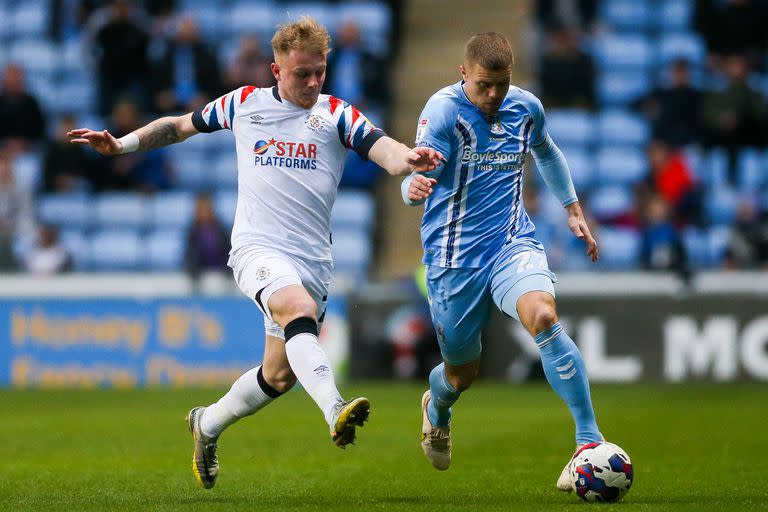 Una escena del partido entre Coventry City y Luton, de febrero último