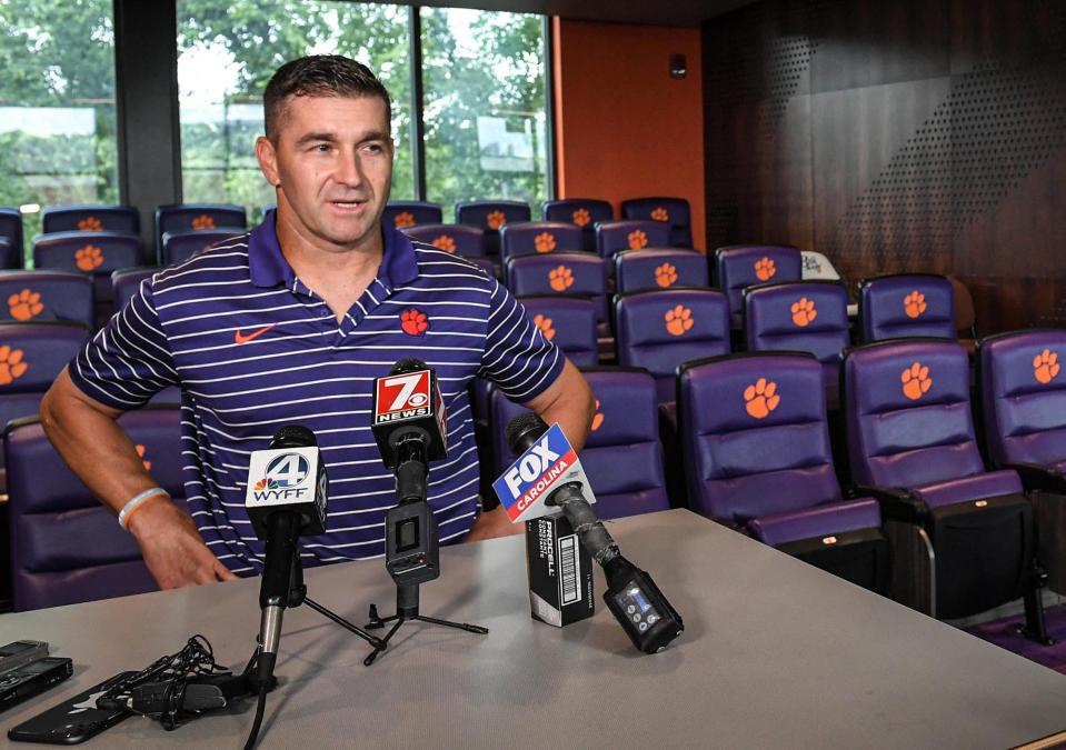 Clemson head coach Erik Bakich has led the Tigers to a pair of 44-win seasons and led Michigan to the CWS championship series in 2019. But he also reportedly has no plans to leave Clemson.