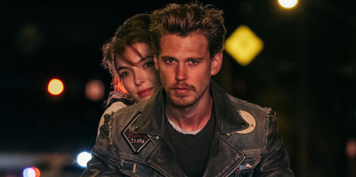 jodie comer as kathy, austin butler as benny, the bikeriders