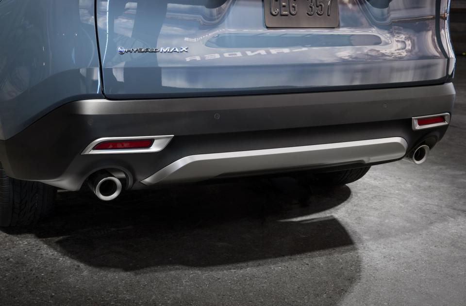 <p>Okay, so the small badge on the Grand Highlander's rear liftgate that says "Hybrid Max" is one way to spot the 362-hp model. However, if you're nearsighted or simply too far away, look for a set of dual exhausts. That's a dead giveaway.</p>