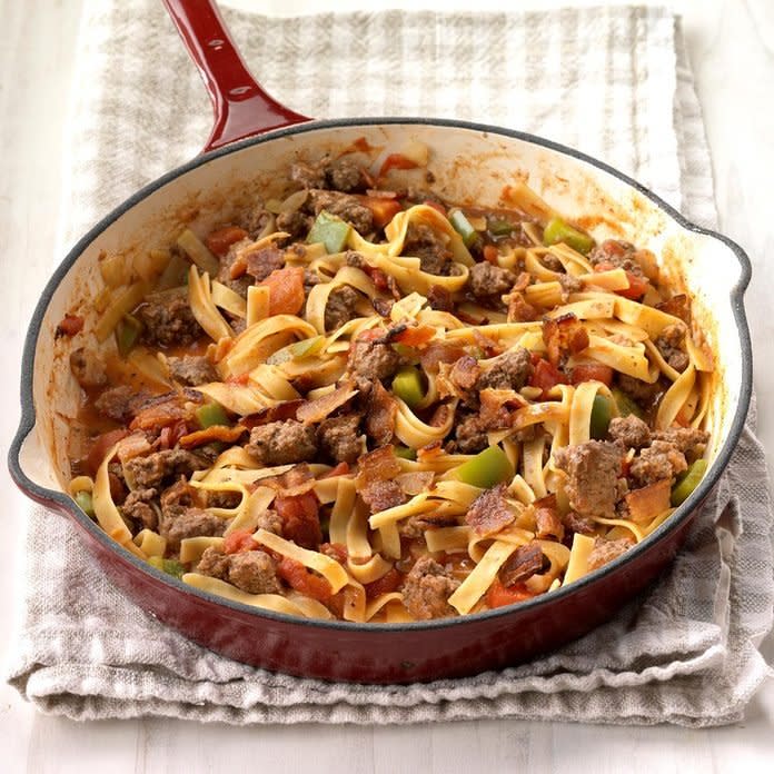 Spanish Noodles And Ground Beef Exps Sdfm18 42886 C10 10 5b 6