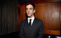 <p>B.J. Novak als Schauspieler zu bezeichnen, wäre nicht falsch, aber nur die halbe Wahrheit. Er schrieb seinerzeit schon mehrere Drehbücher für "The Office", führte bei einigen Episoden Regie, veröffentlichte nach dem Ende der Serie diverse Essays und ein Kinderbuch. 2022 brachte Novak schließlich seinen ersten "eigenen" Film (Drehbuch, Regie, Hauptrolle) ins Kino, die Kritiken zur düsteren Komödie "Vengeance" fielen überwiegend positiv aus. (Bild: Getty Images/Craig Barritt)</p> 