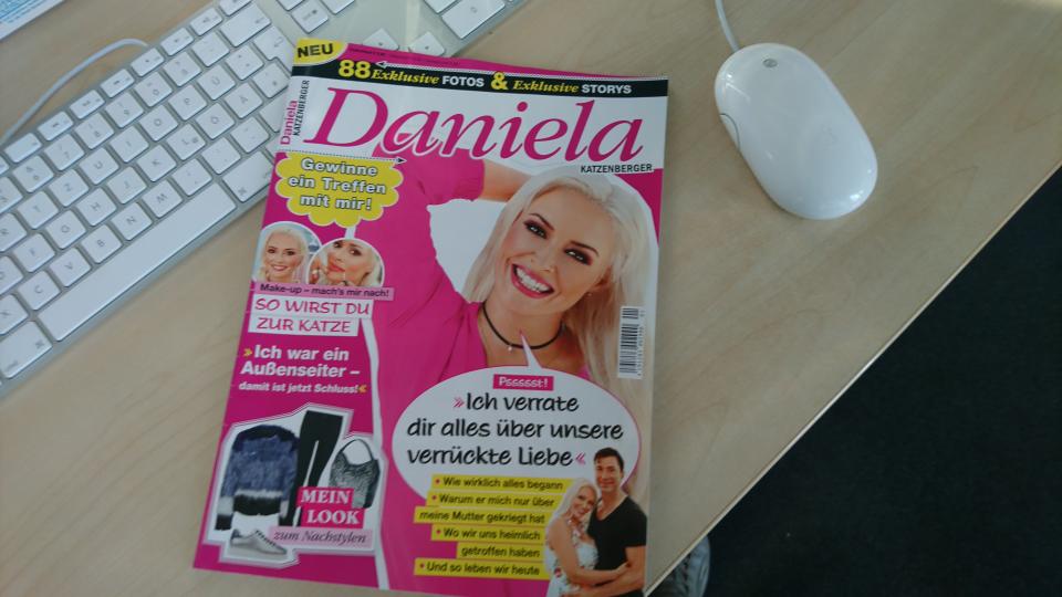 So sieht die erste Ausgabe von Daniela Katzenbergers eigener Zeitschrift aus (Bild: Yahoo Redaktion)