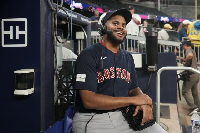 MLB Life] Red Sox pitcher Kenley Jansen was given custom Jordan 1s with a  Louis Vuitton lock-and-key to celebrate the 400th save of his career 🔥 :  r/baseball