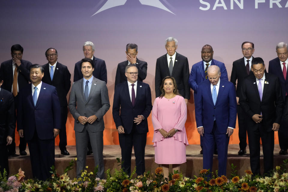 Leaders, including Chinese President Xi Jinping, from left, Canadian Prime Minister Justin Trudeau, Australia's Prime Minister Anthony Albanese, Peru President Dina Boluarte, and U.S. President Joe Biden, among others, pose for a family photo during the the Asia-Pacific Economic Cooperation (APEC) Summit Thursday, Nov. 16, 2023, in San Francisco. (AP Photo/Jeff Chiu)