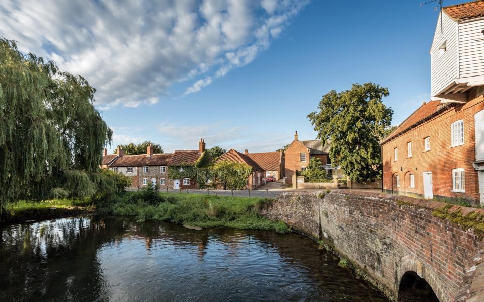 Burnham Overy Staithe posh places to stay uk holidays travel 2023 holiday getaway trip family poshest best - Alamy