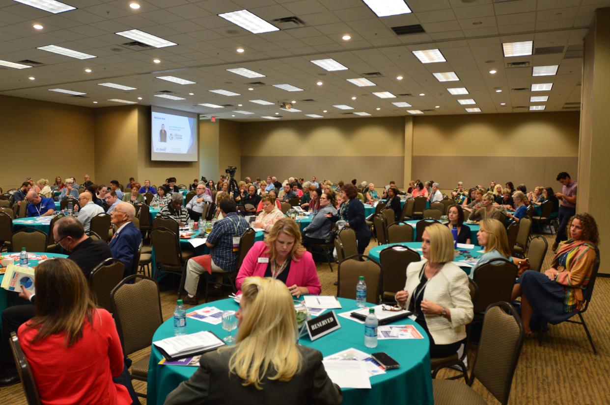 Members from Arizona Grantmakers Forum and Alliance for Arizona Nonprofits attend an annual conference together.