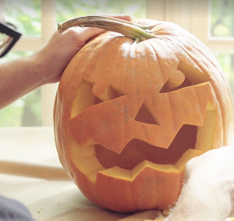 pumpkin carving tips carved face