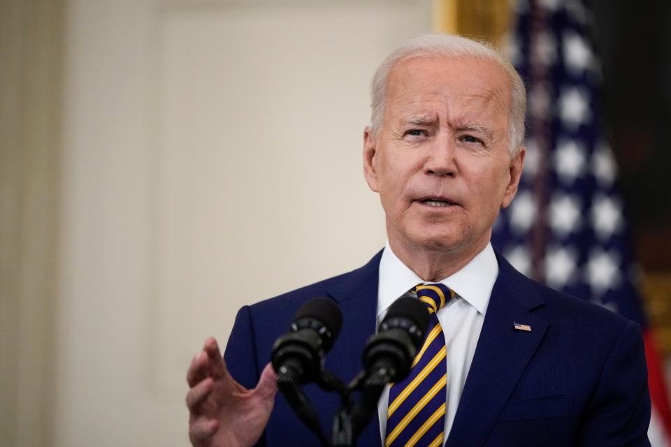 El presidente Joe Biden habla sobre la respuesta nacional al Covid-19 y el programa de vacunación en el Comedor Estatal de la Casa Blanca el 18 de junio de 2021 en Washington, DC. Biden nombró a Christi Grimm como su elección para ser inspectora general permanente del Departamento de Salud y Servicios Humanos. (Getty Images)