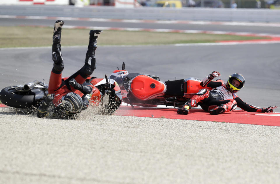 Crash on the opening lap of the San Marino Moto2 grand prix